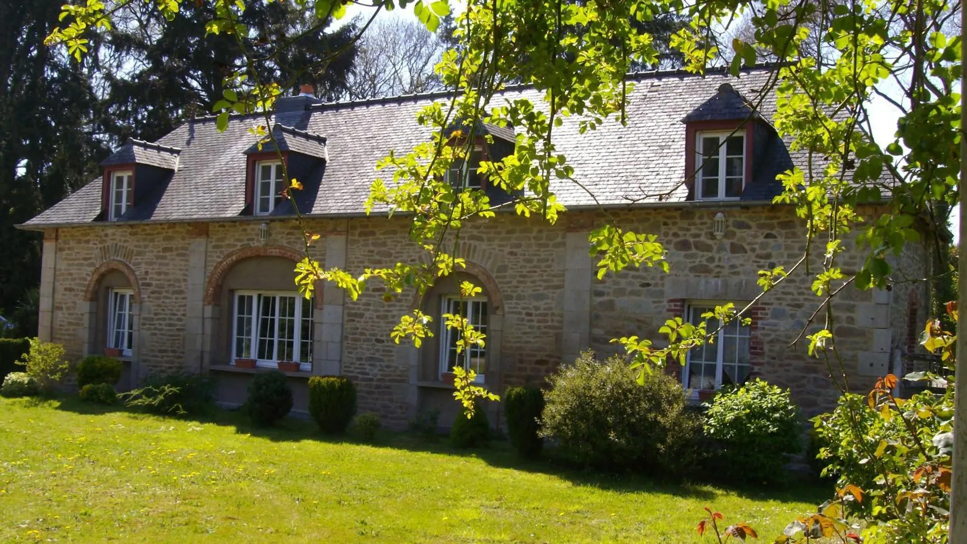 Holiday home Chateau De Bel Air Aucaleuc